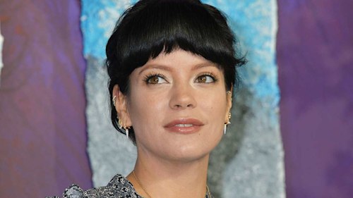 Lily Allen poses in the prettiest lingerie for glamorous bathroom selfie