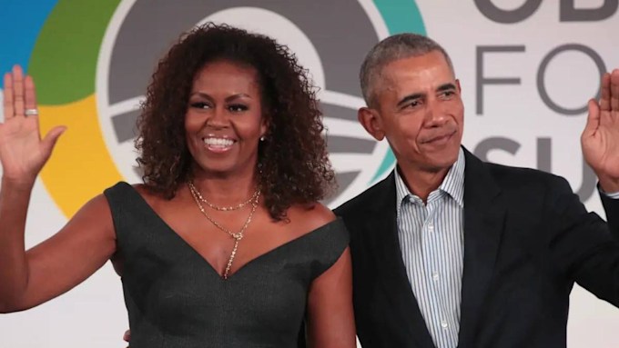 Michelle Obama stunned at Barack Obama’s 60th birthday party in a ...