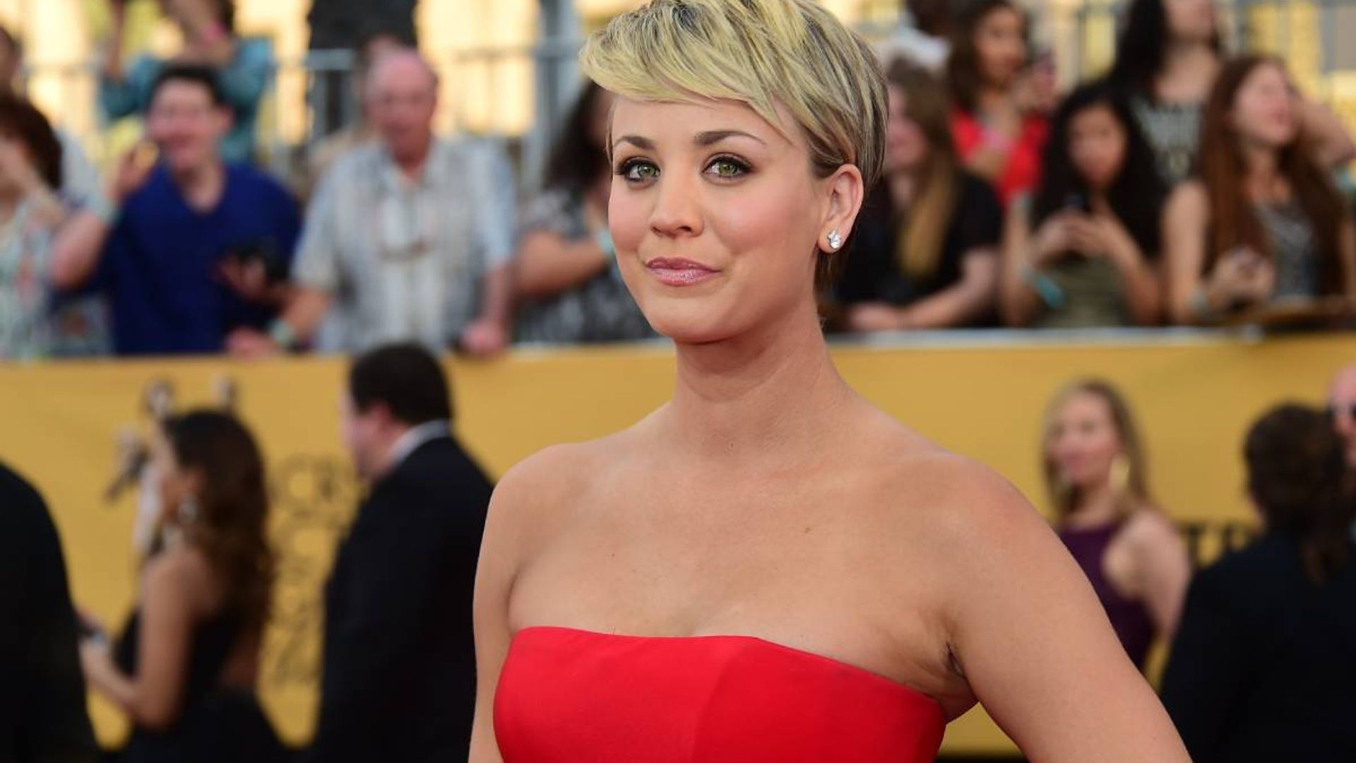 Kaley Cuoco dazzles in figureflaunting dress in breathtaking new photo