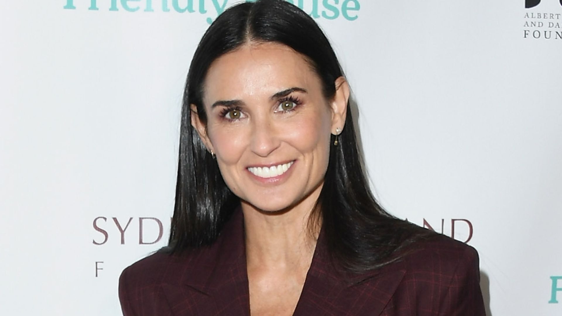 Demi Moore has fans absolutely stunned in red-hot swimsuit that leaves ...