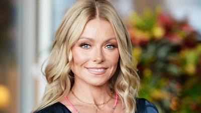 Kelly Ripa wows in a curve-hugging red skirt you’ll want asap