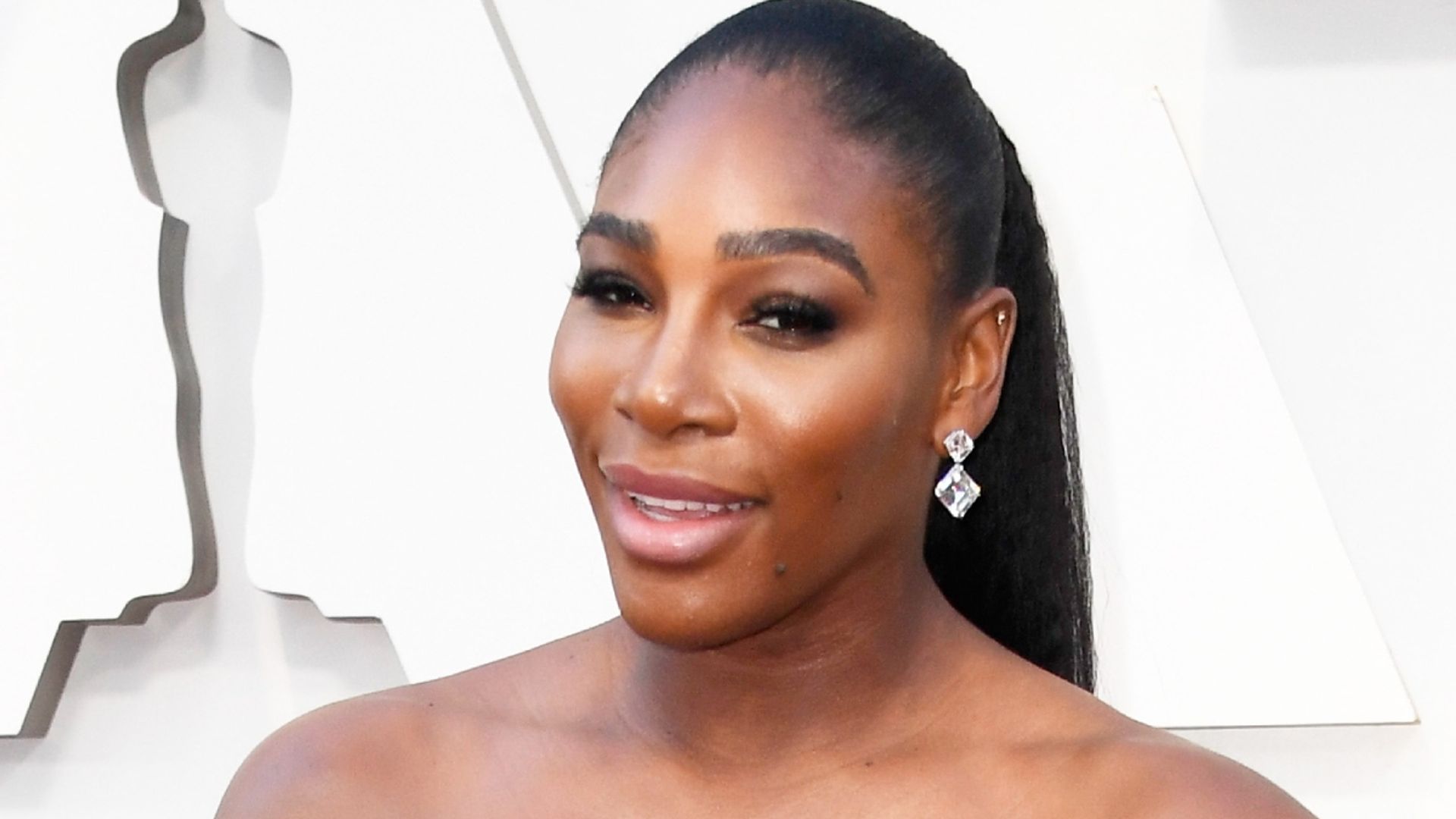 Serena Williams displays her stunning figure in glamorous new look HELLO!