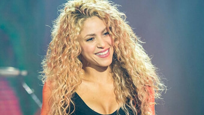 Shakira Sends Pulses Racing In Backless Sparkly Dress With Daring Thigh Split Hello 1694