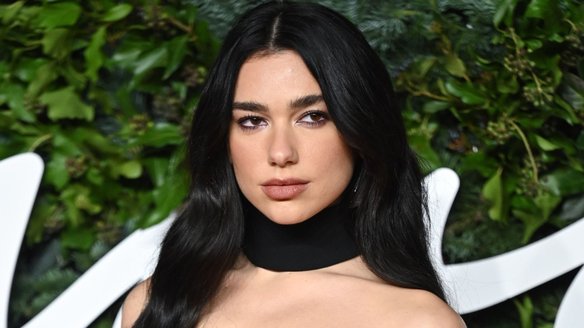 Dua Lipa Highlights Insane Curves In Tiny Bikini But Fans All Notice One Thing Hello 9869