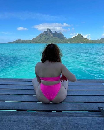 Euphoria's Barbie Ferreira showcases jaw-dropping curves in tiny string