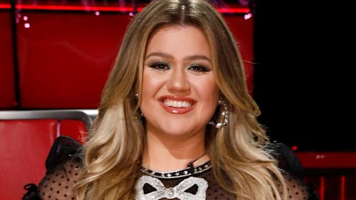 Kelly Clarkson radiates beauty in glittering mini dress