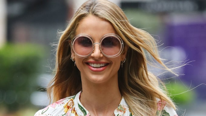 Pregnant Vogue Williams is a style icon in gorgeous floral tea dress ...