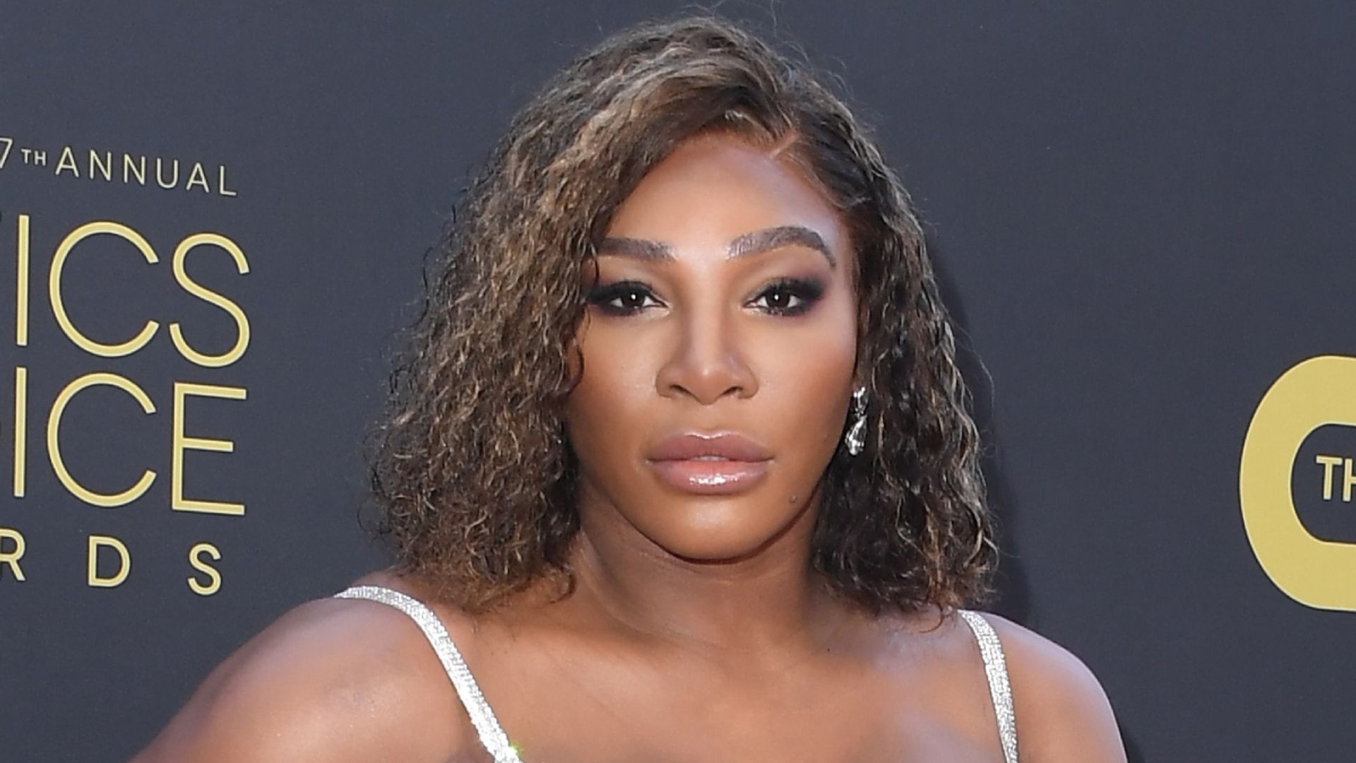 Serena Williams completely stuns with her curves in cut-out mini-dress ...