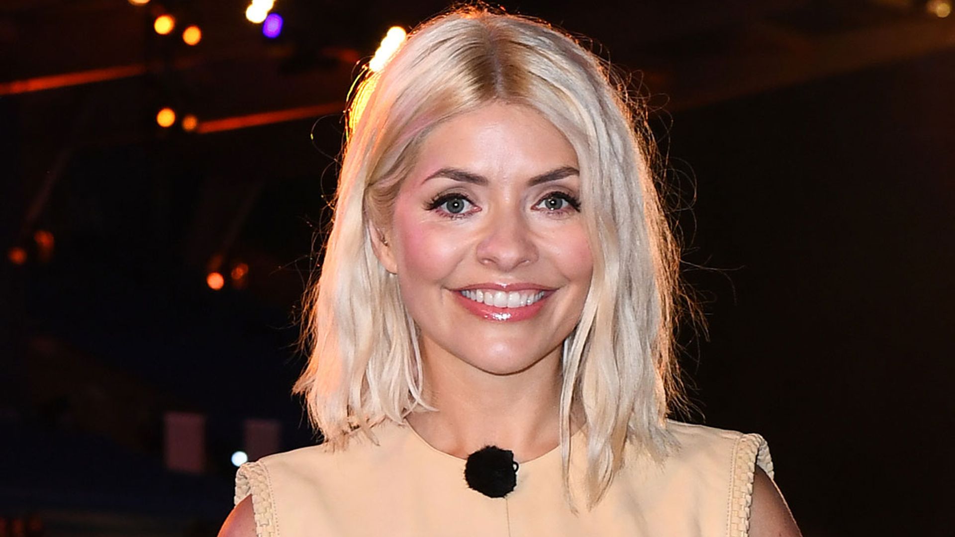 Holly Willoughbys Stunning Selfie Has Fans All Saying The Same Thing Hello 