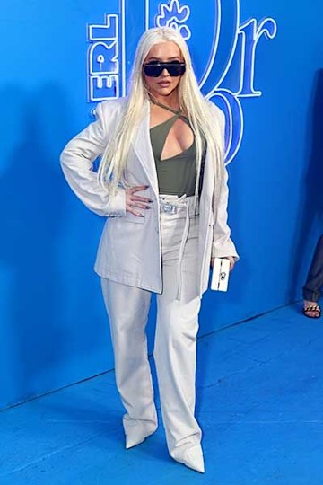 Christina Aguilera's revealing outfit steals the show on rare date ...