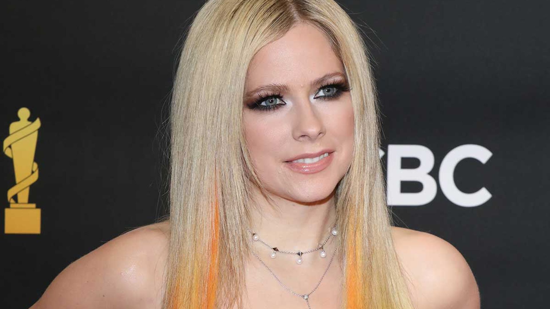 Avril Lavigne - Avril Lavigne rocks nude corset and leather for wild A-list night out - see  photo | HELLO!