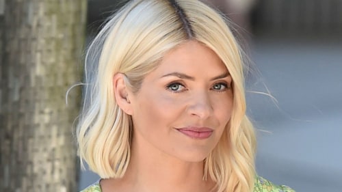 Holly Willoughby's delights fans in cutest floral mini dress