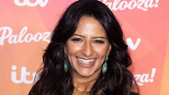 Lorraine fans in disbelief over Ranvir Singh's daring printed dress ...