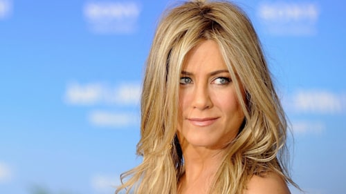 Jennifer Aniston shares snippets from beachside vacation with famous faces
