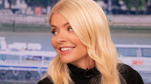 Holly Willoughby's gorgeous fit-and-flare outfit is the perfect tribute