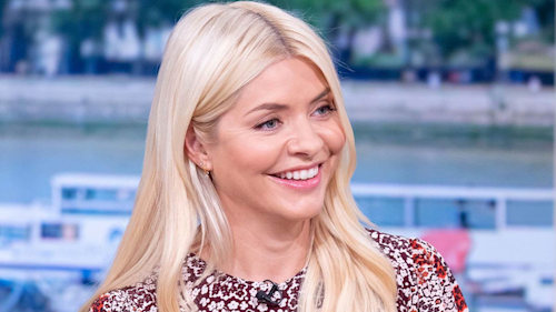 Holly Willoughby looks stunning in the perfect autumnal midi dress