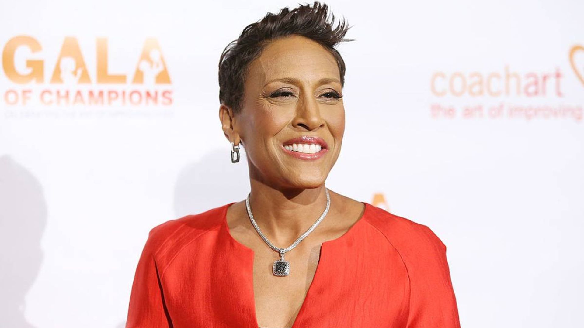 Gmas Robin Roberts Appearance In Figure Hugging Jumpsuit Leaves Fans 