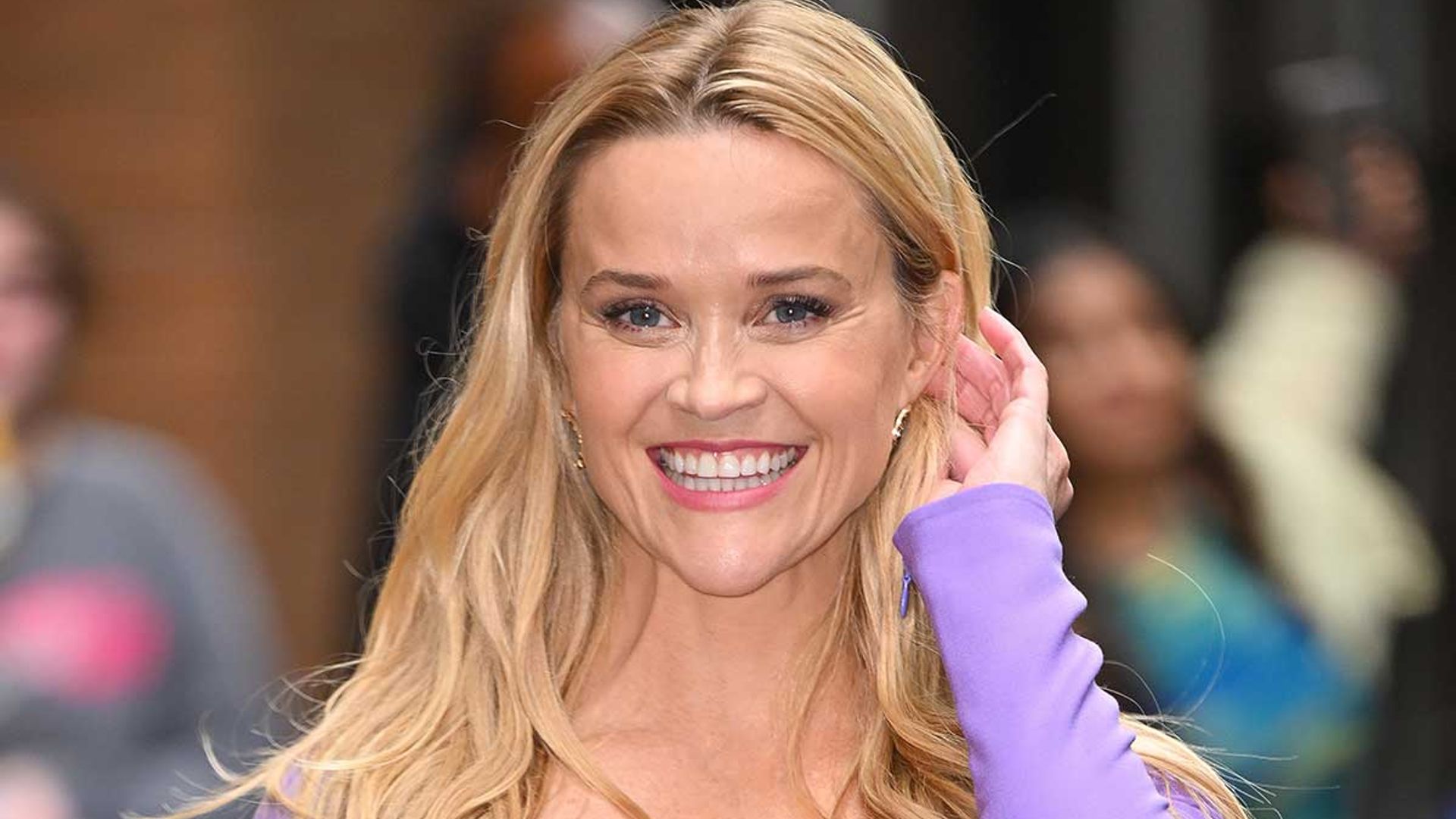 Reese Witherspoon Has A Legally Blonde Moment In Vibrant Blouse ...