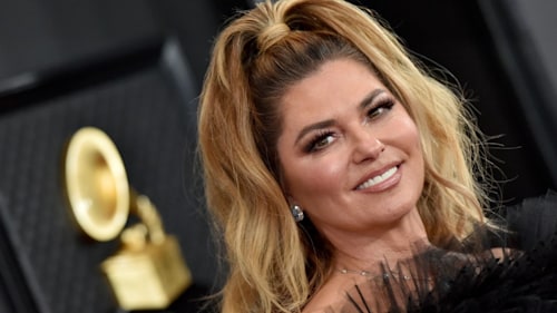 Shania Twain looks unbelievable in daring denim outfit for new cover shoot