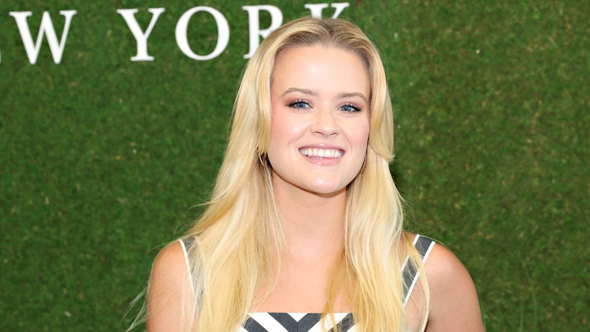 Reese Witherspoon’s daughter Ava Phillippe steps out in bikiniclad