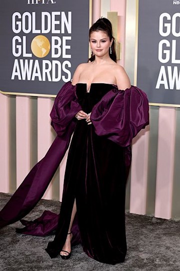 Golden globes 2023 red carpet: best dressed from Lily James to Salma ...