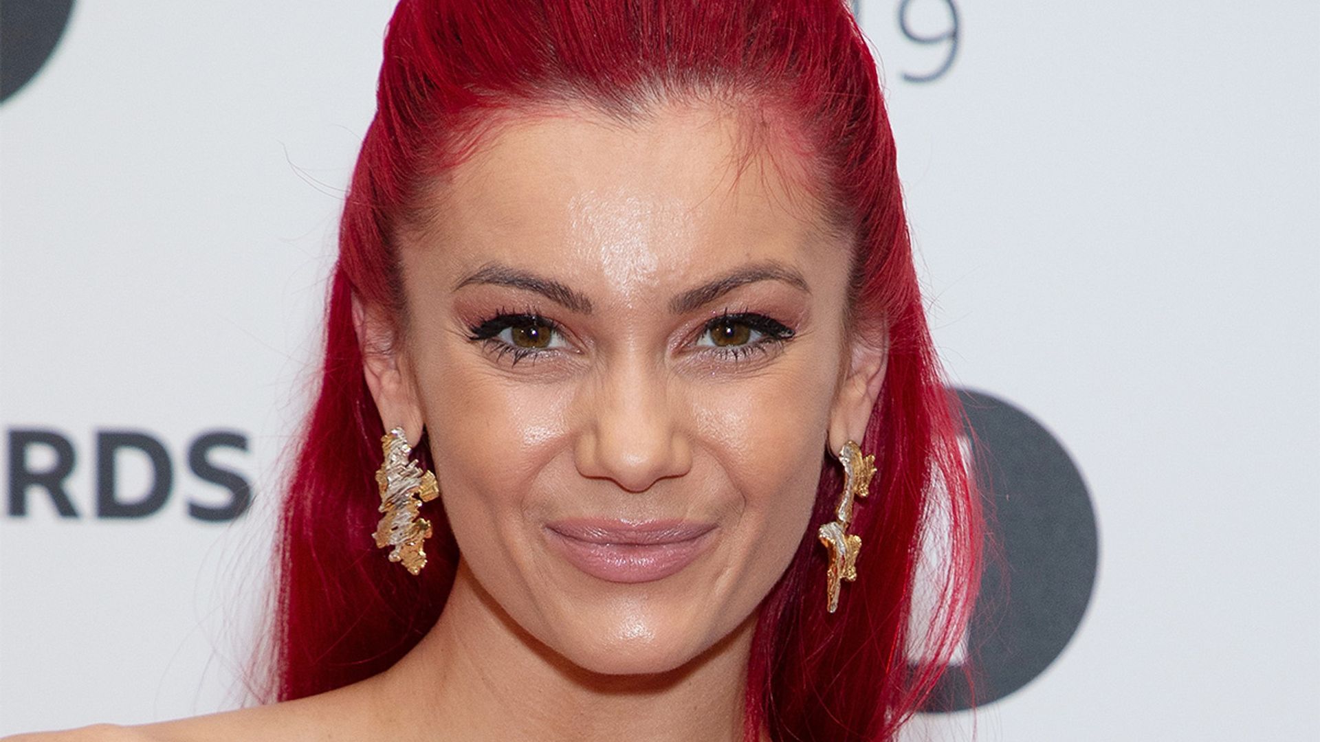 Strictlys Dianne Buswell Shows Off Toned Torso In Pool Drenched Bikini