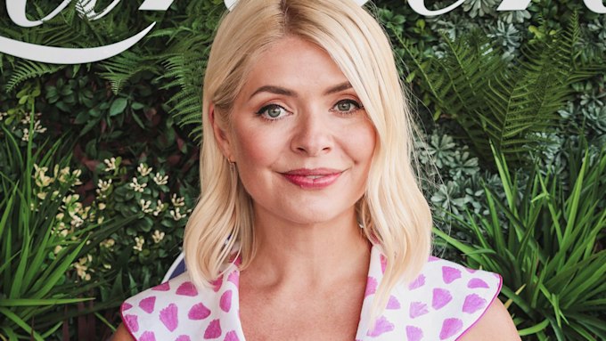 holly willoughby wearing pink