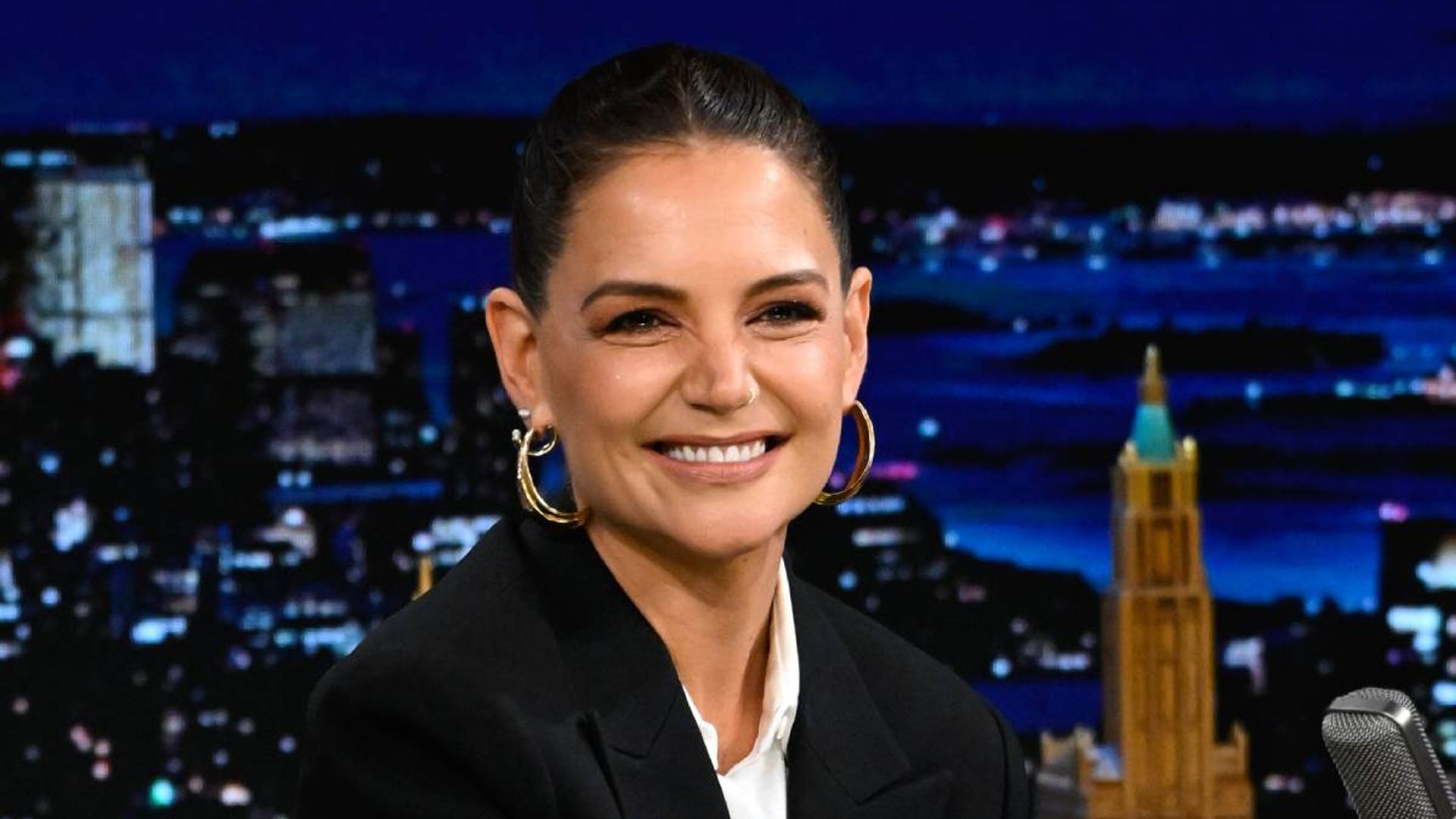 Katie Holmes Shows Off Endless Legs In Fringed Mini Skirt And Sheer Tights Hello 