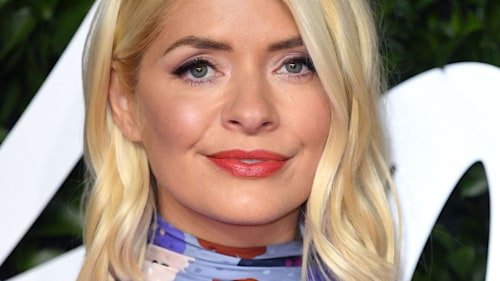 Holly Willoughby's mini skirt and heels look has the secretary look nailed