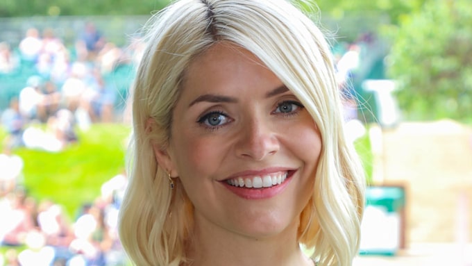 holly willoughby wearing green polka dot dress