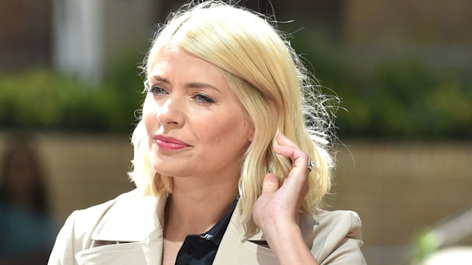 holly willoughby outfit trench coat