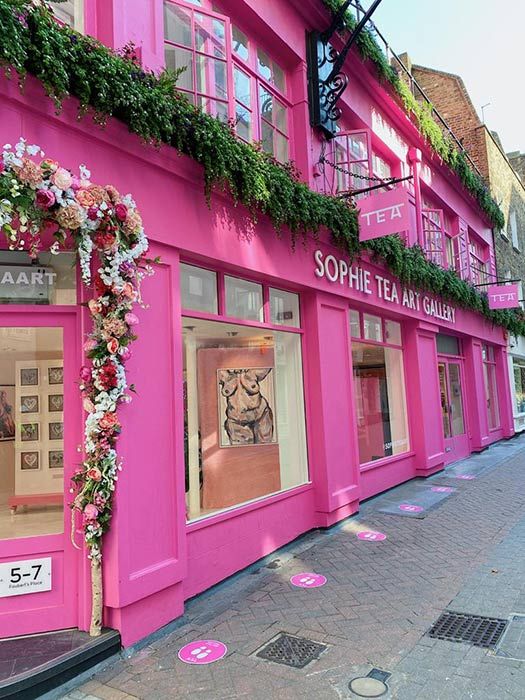 Sophie Tea Art: Meet the artist who's changing the London art scene one  pink paint stroke at a time | HELLO!