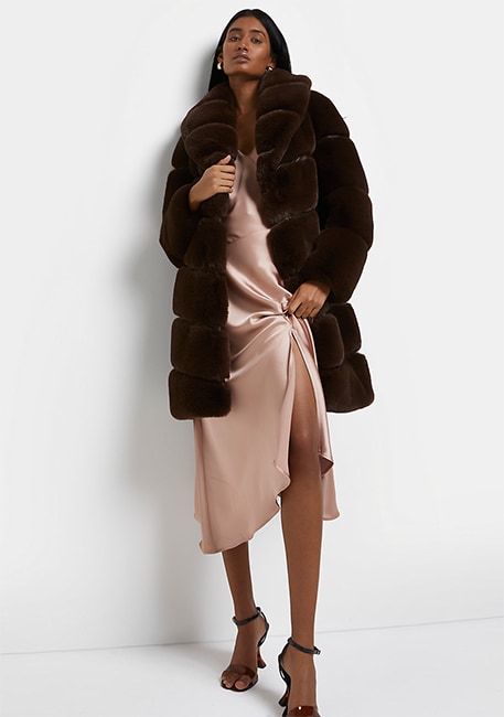 The Best Faux Fur Coats For Winter 2022, Royal Blue Faux Fur Coat Plus Size Uk