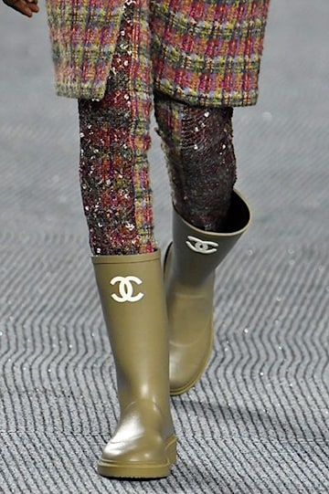 The Chanel AW22 wellies cemented the indie sleaze trend for 2022 | HELLO!