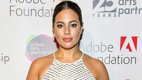 Ashley Graham enhances hourglass curves in gorgeous form-fitting dress