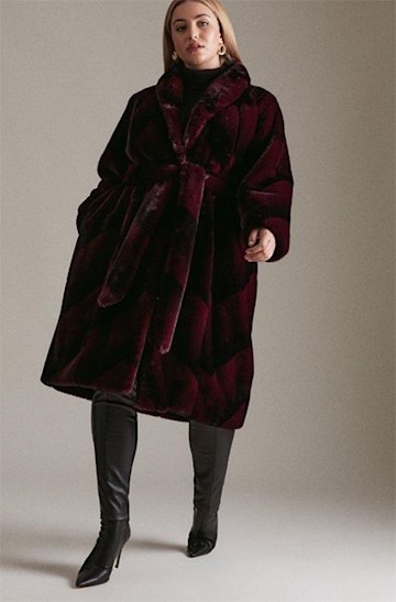 Karen-Millen-curve-fur-coat