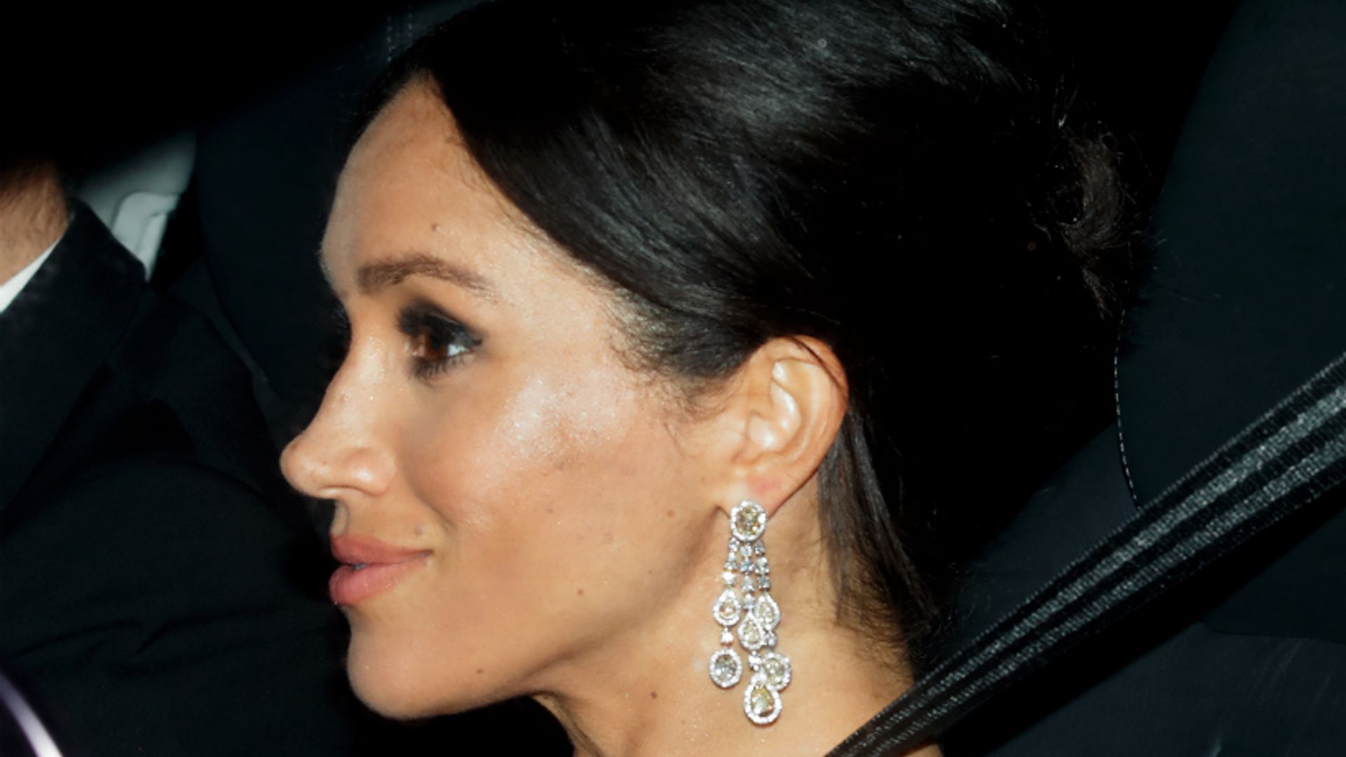 meghan markle drop earrings