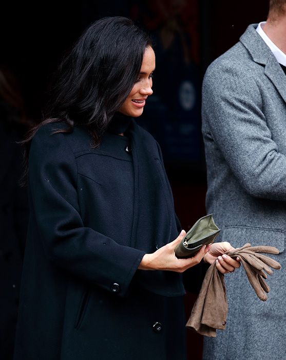 meghan markle leather gloves