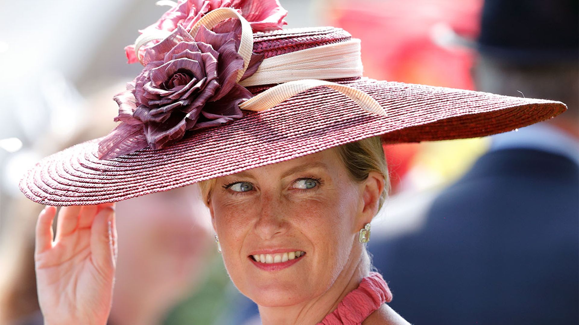 The Countess of Wessex looks like a film star in a pink Emilia ...