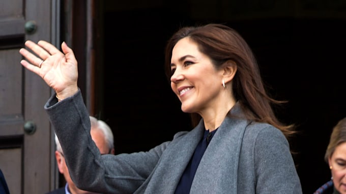 Crown Princess Mary rocks a sexy leather pencil skirt in Copenhagen ...