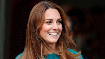 This dress totally reminds us of Kate Middleton’s dreamy teal number ...