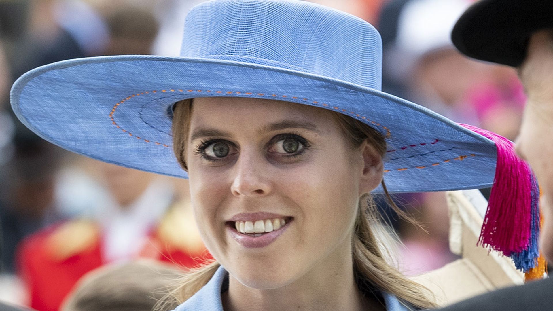 Pregnant Princess Beatrice Stylishly Dresses Her Adorable Baby Bump In ...