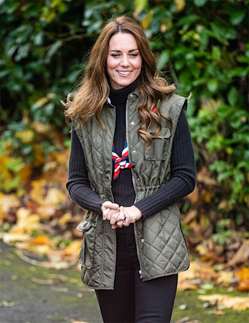 Kate Middleton surprises in skinny jeans and the item of the season ...