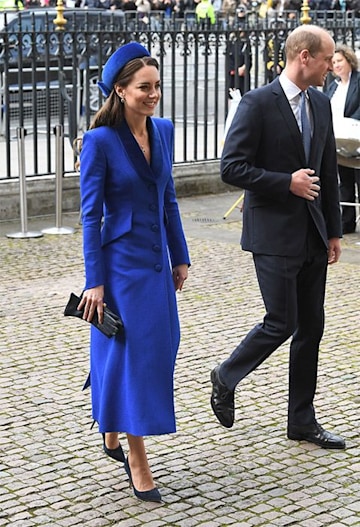 Kate Middleton makes jaws drop in royal blue dress - and a Jackie O ...