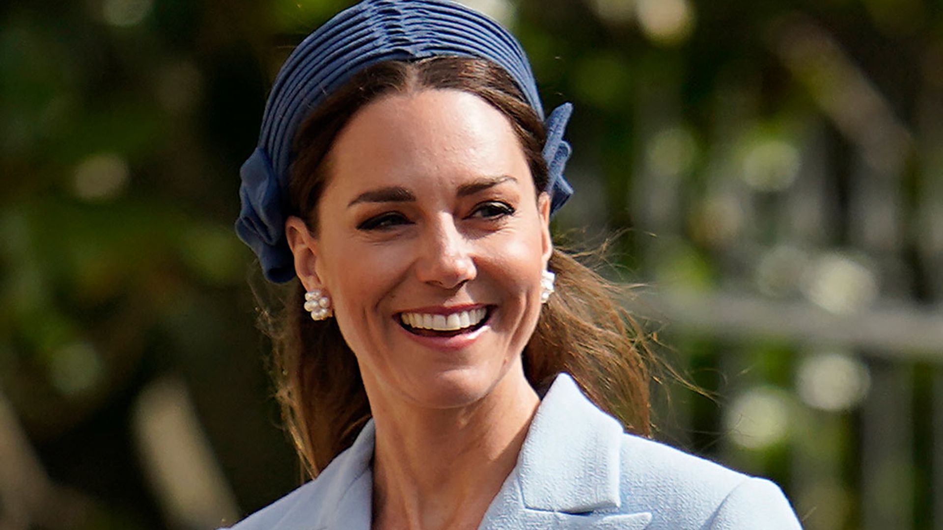 Kate Middleton and Princess Charlotte twin in beautiful blue outfits