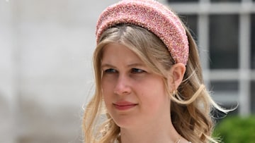 lady-louise-windsor-wearing-headband
