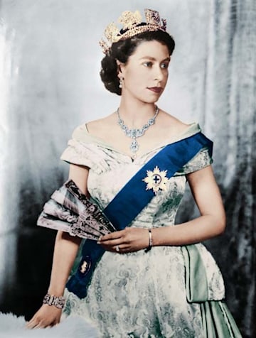 queen-elizabeth-necklace