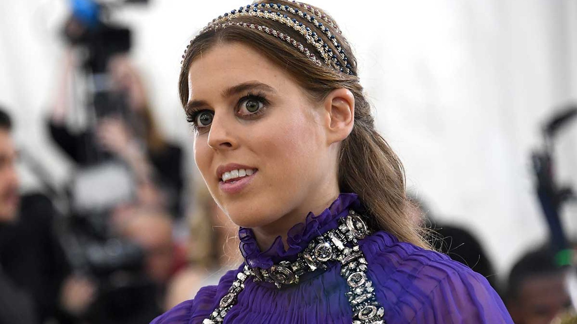 Princess Beatrice amazes in classic coat with unique detail for ...