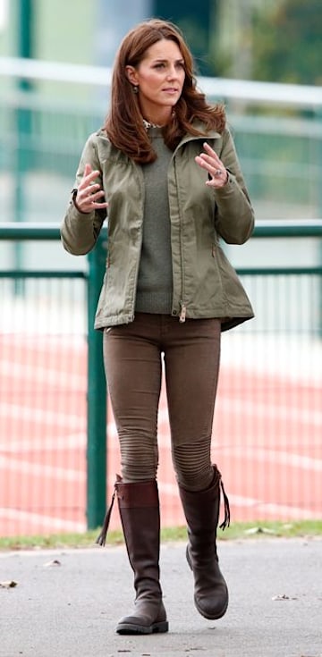 kate middleton wearing penelope chilvers boots