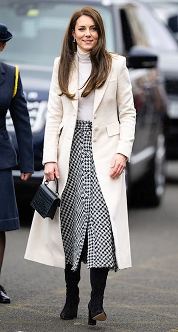kate middleton in a cream coat